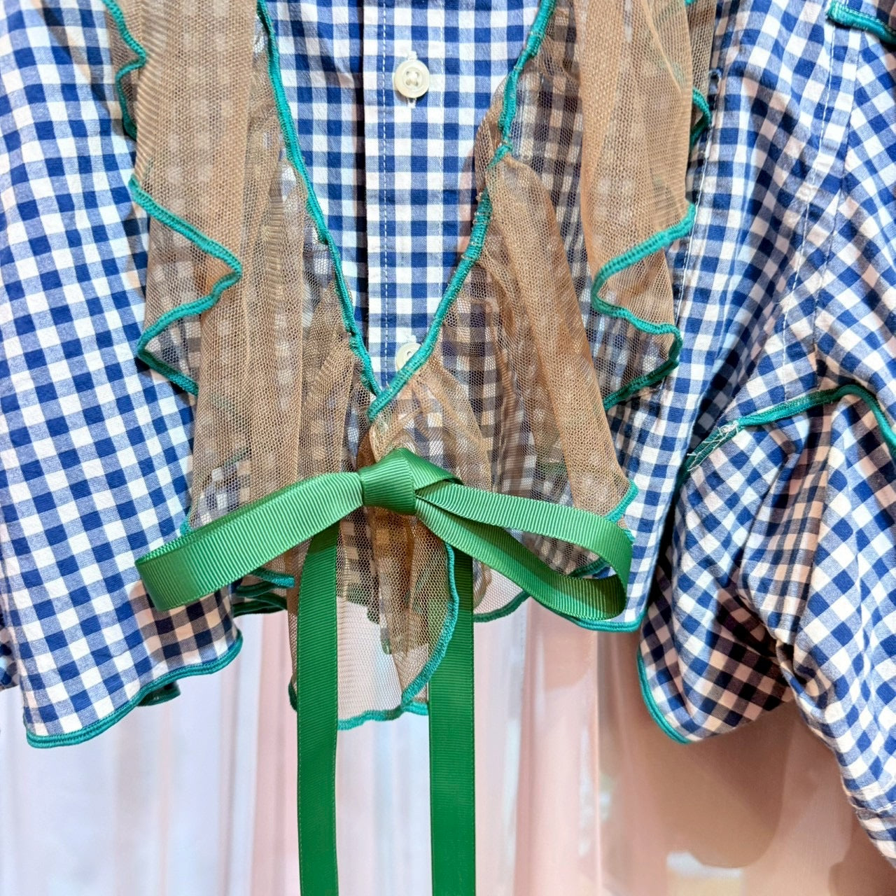 チュール付きチェックシャツ