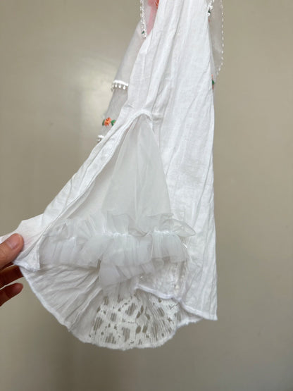 W505217 花柄刺繍のトップス