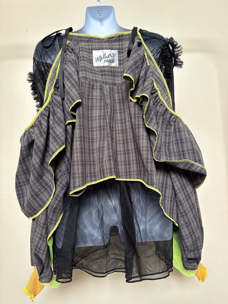 503239　肩リボンフリンジフリル2wayシャツ　（茶色に黒チェック）　　Tussles attached plaid tops