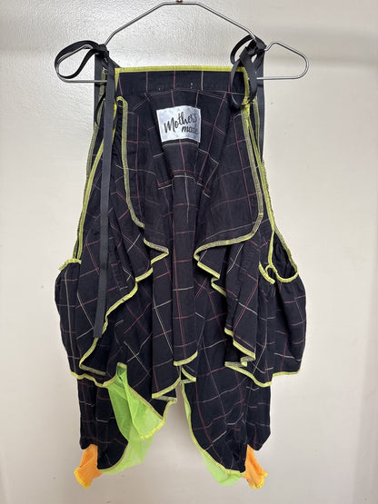 503240　肩リボンフリンジフリル2wayシャツ　（黒地に赤チェック）　Tussles attached plaid tops