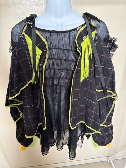503240　肩リボンフリンジフリル2wayシャツ　（黒地に赤チェック）　Tussles attached plaid tops