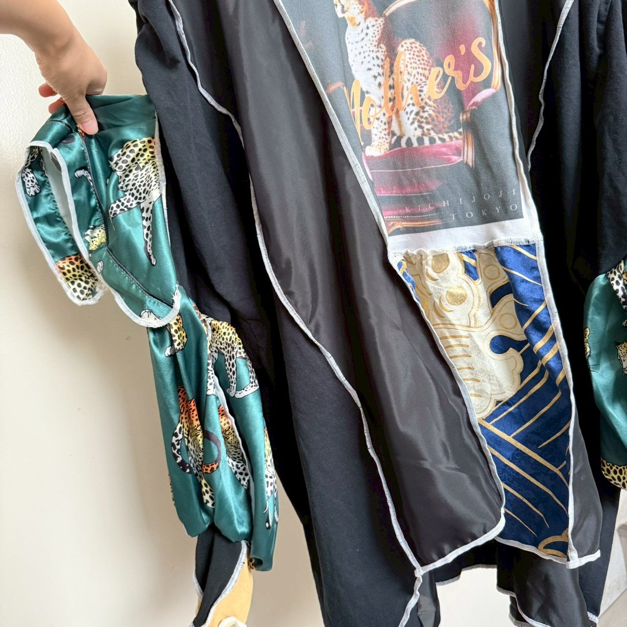 チータープリントのバルーンスリーブトップス