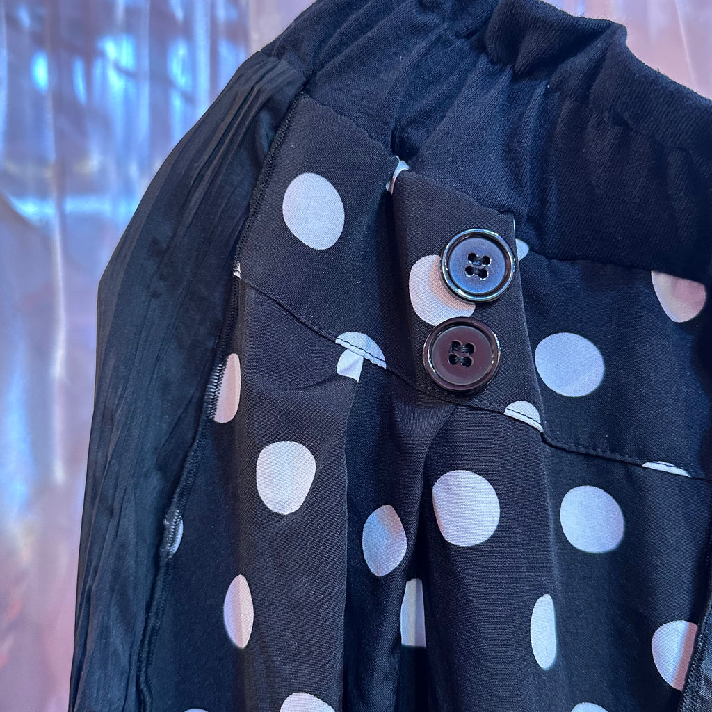 黒花柄ロングスカート