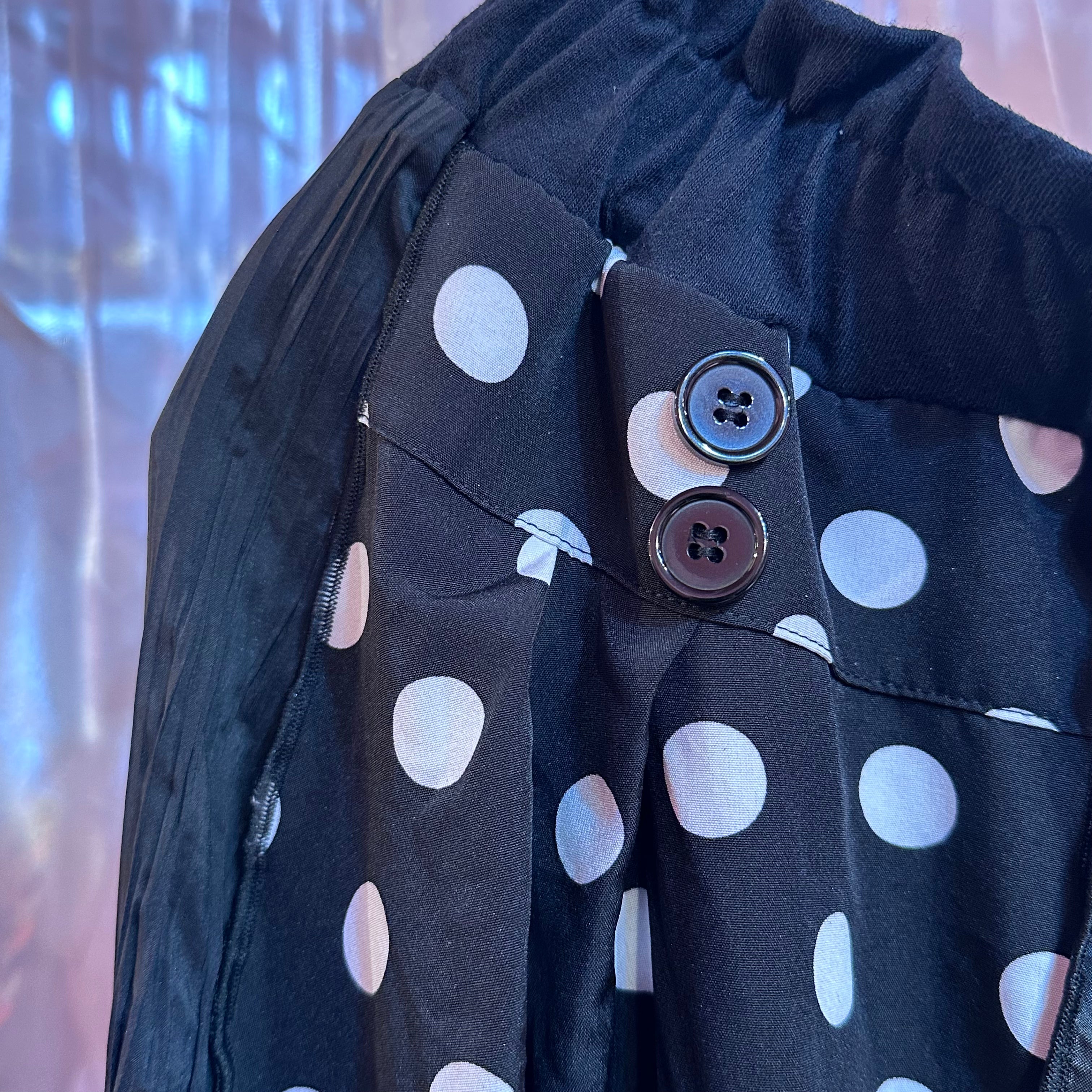 黒花柄ロングスカート