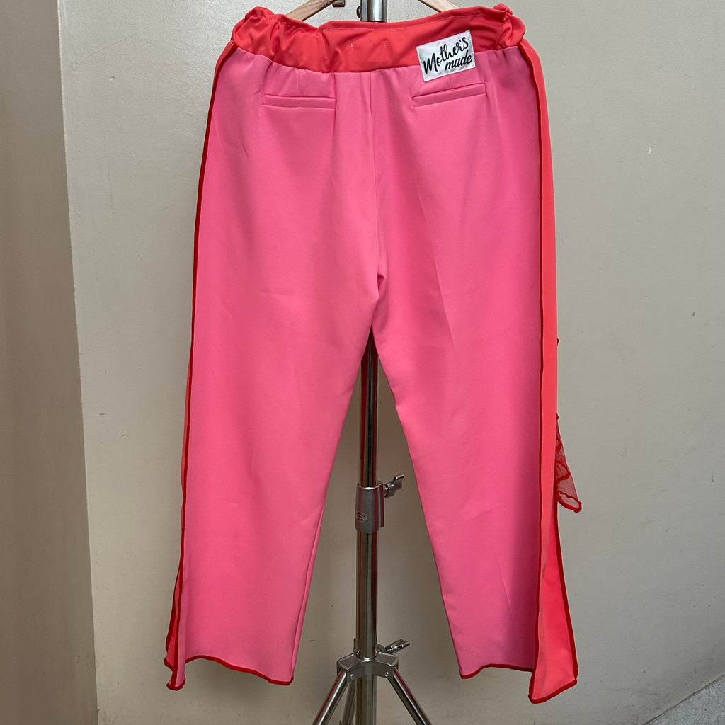 フリル×リボンのピンクパンツ