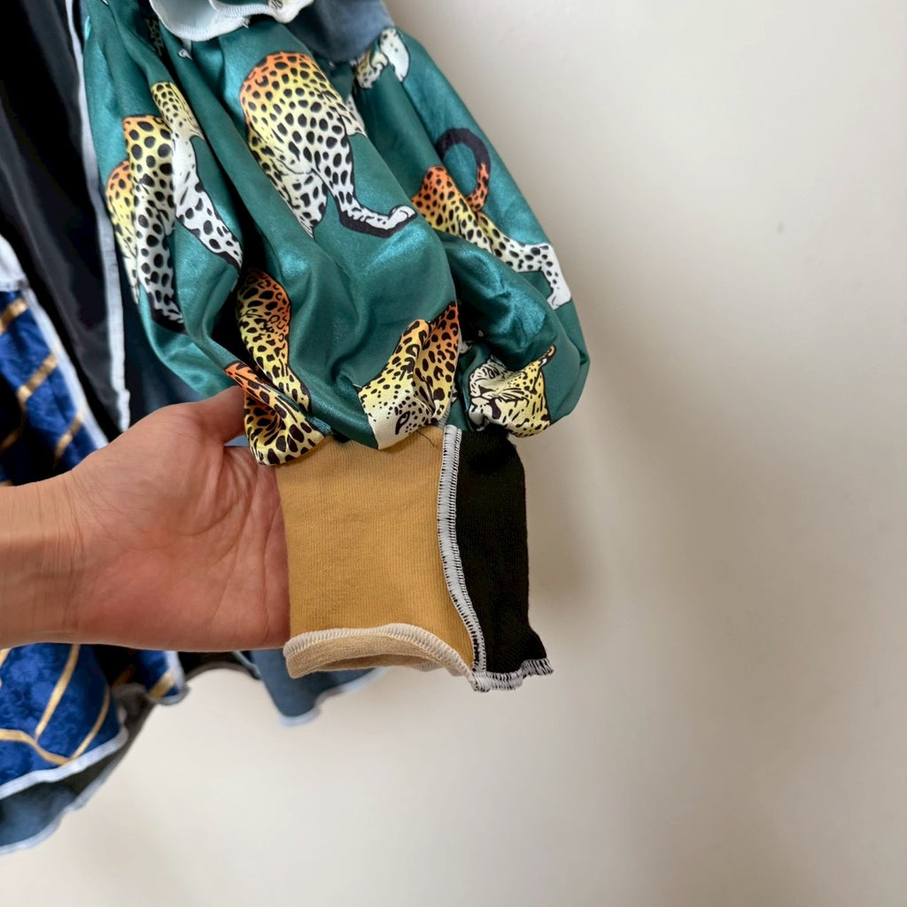 チータープリントのバルーンスリーブトップス