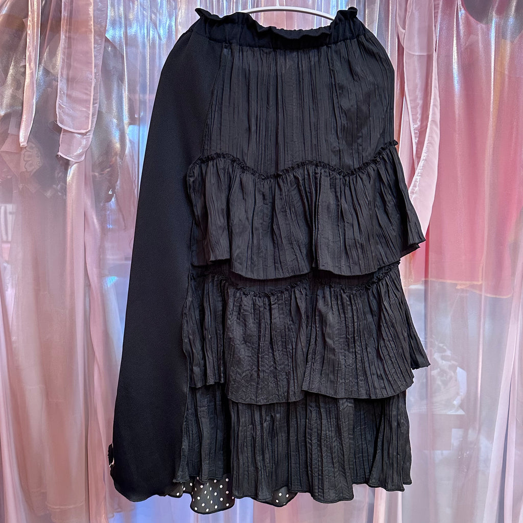 黒花柄ロングスカート