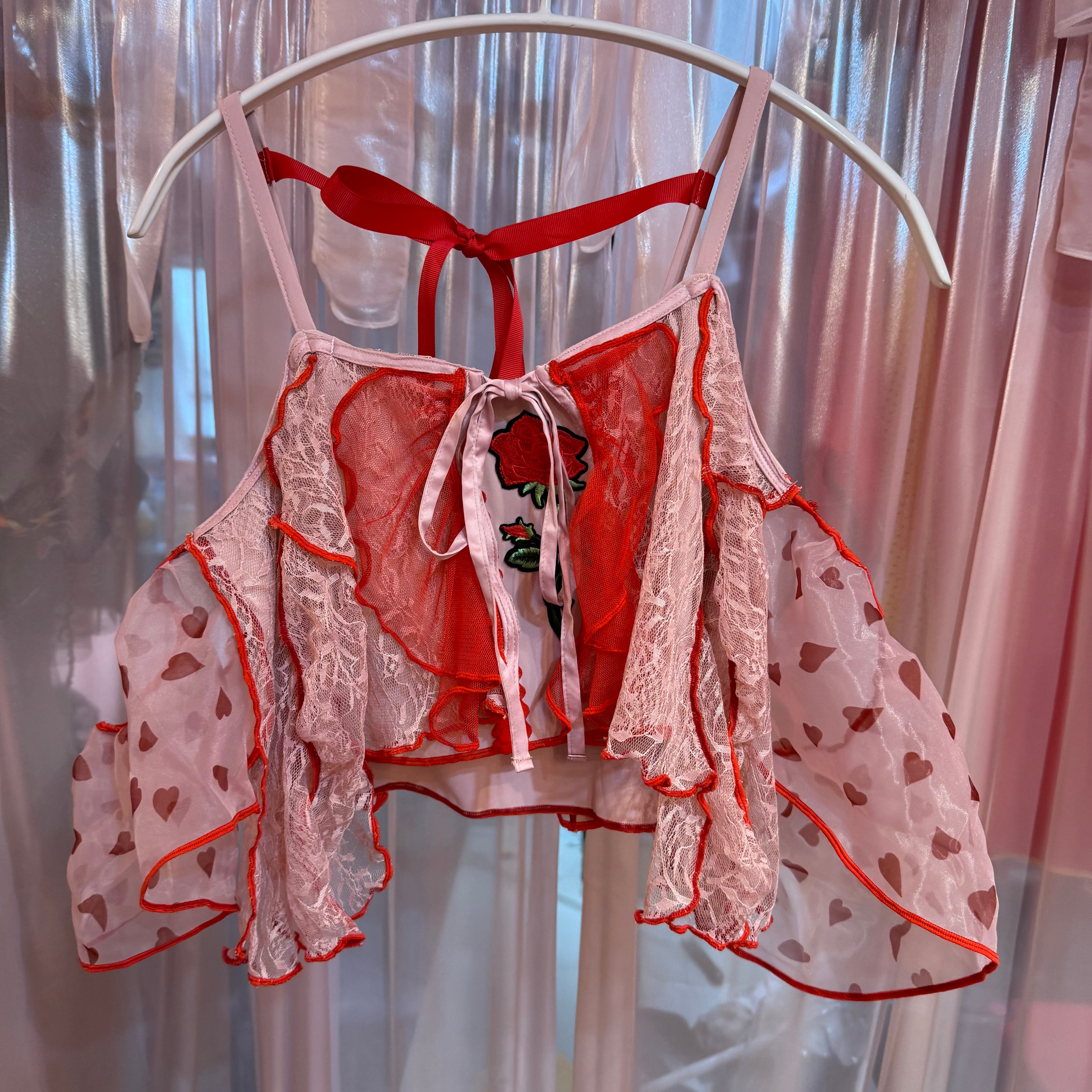 ピンク薔薇刺繍レースキャミソール