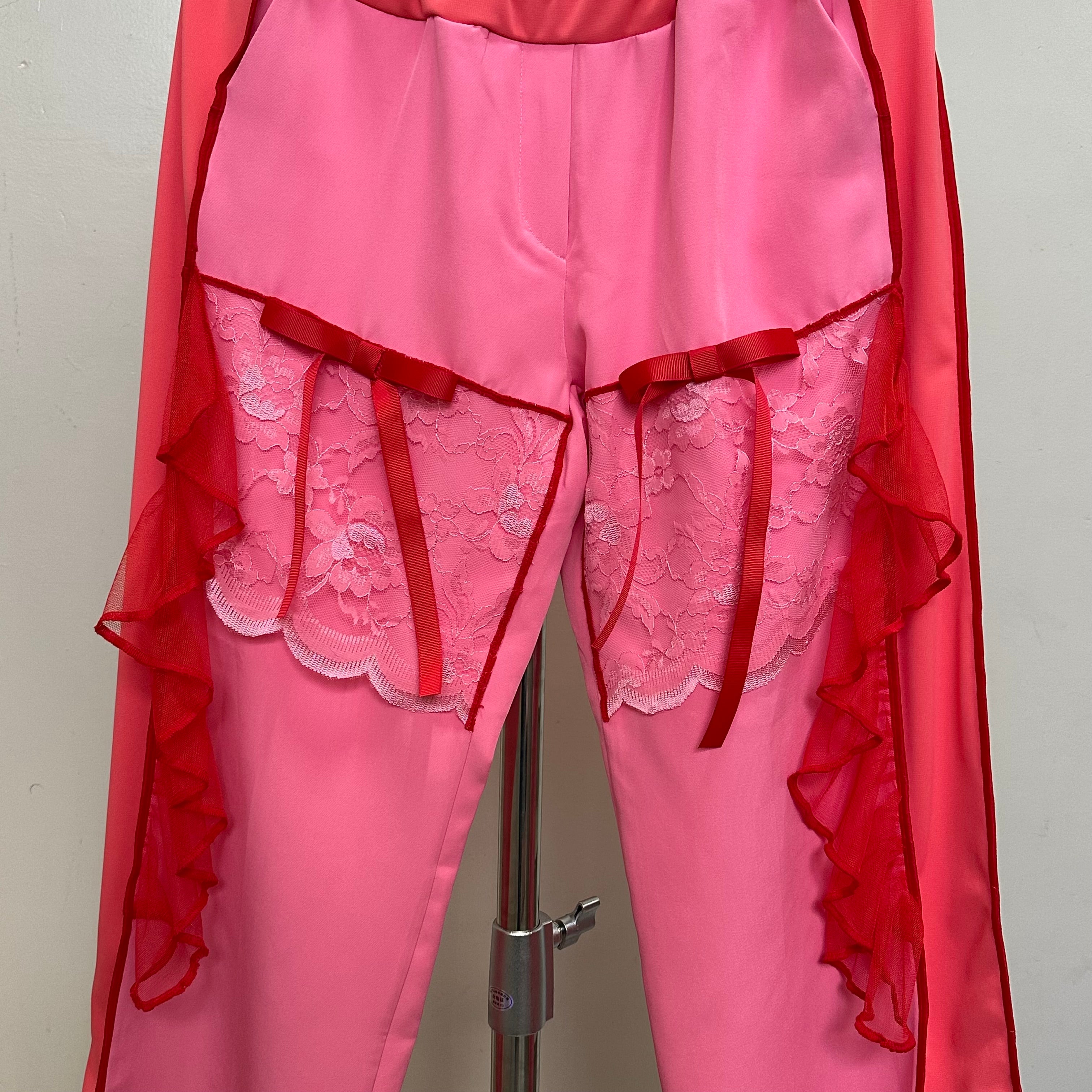 フリル×リボンのピンクパンツ