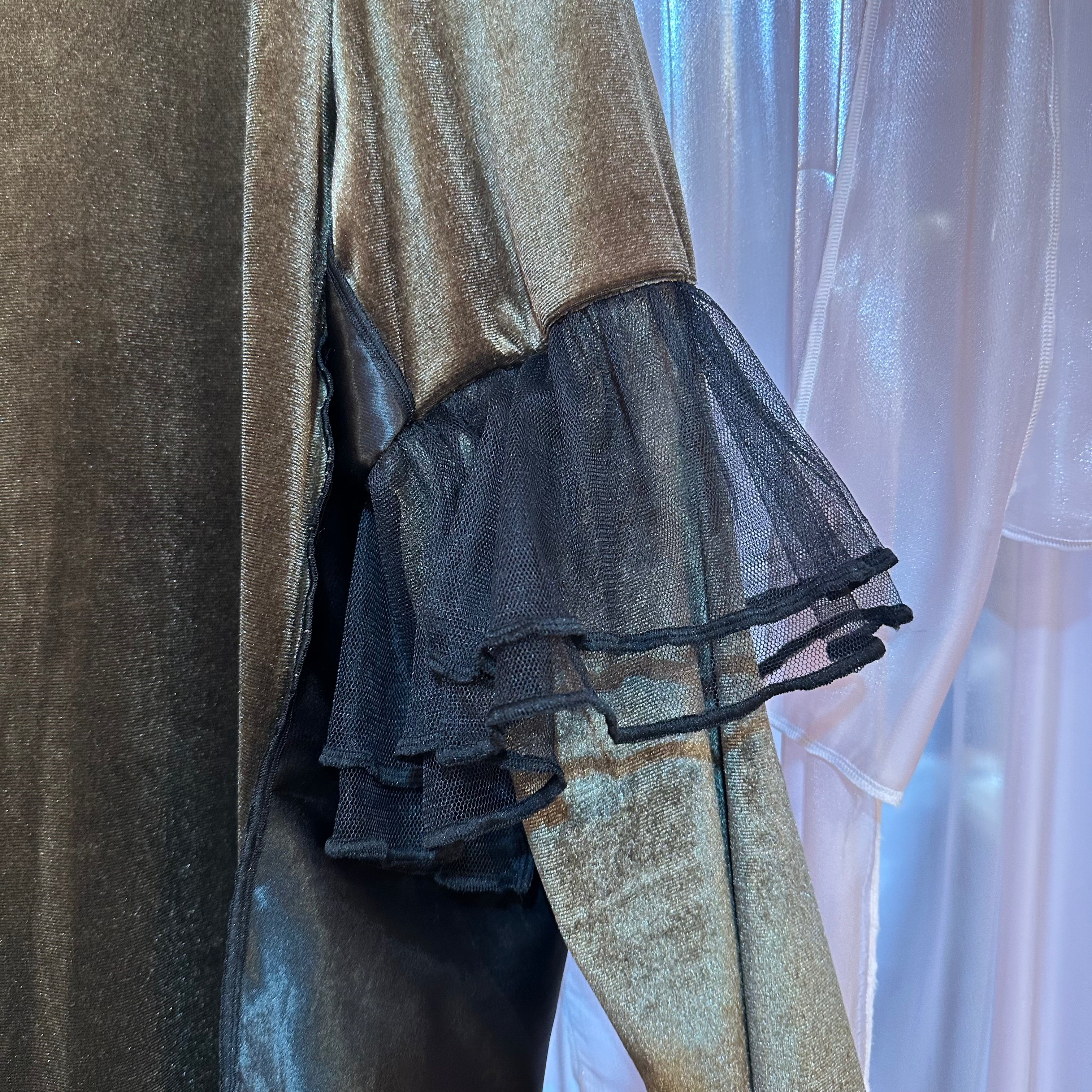 カーキベルベットトップス