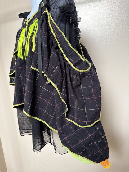 503240　肩リボンフリンジフリル2wayシャツ　（黒地に赤チェック）　Tussles attached plaid tops