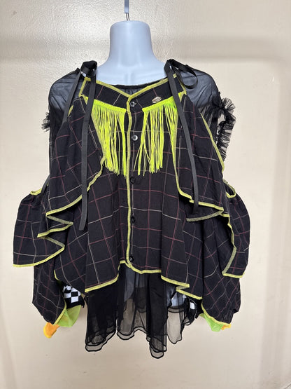 503240　肩リボンフリンジフリル2wayシャツ　（黒地に赤チェック）　Tussles attached plaid tops