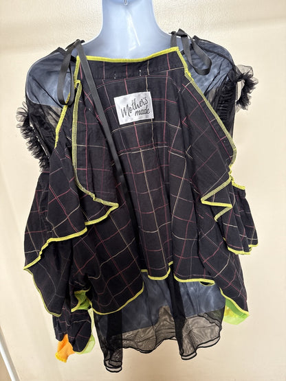 503240　肩リボンフリンジフリル2wayシャツ　（黒地に赤チェック）　Tussles attached plaid tops