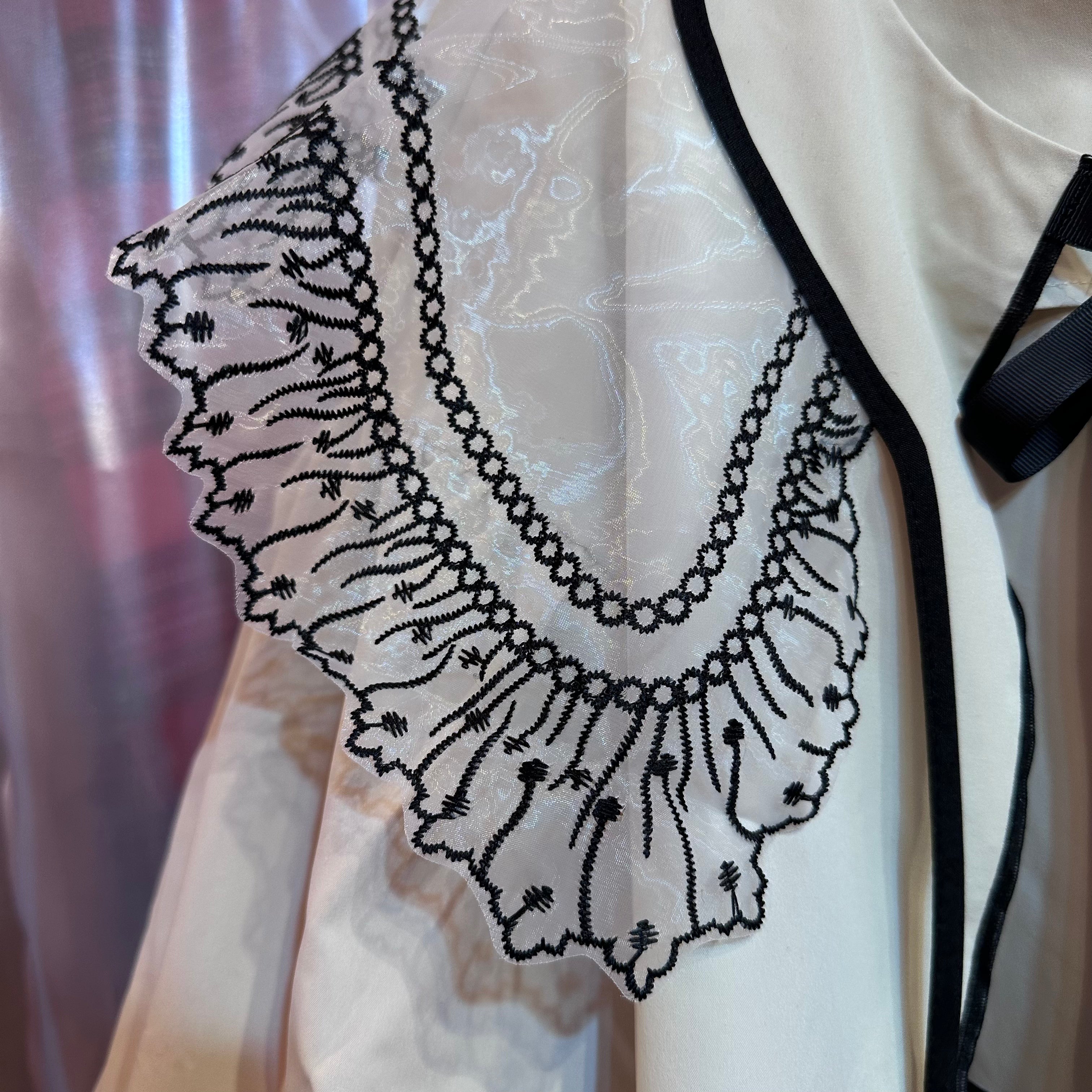 アイボリーレース刺繍ハウリー