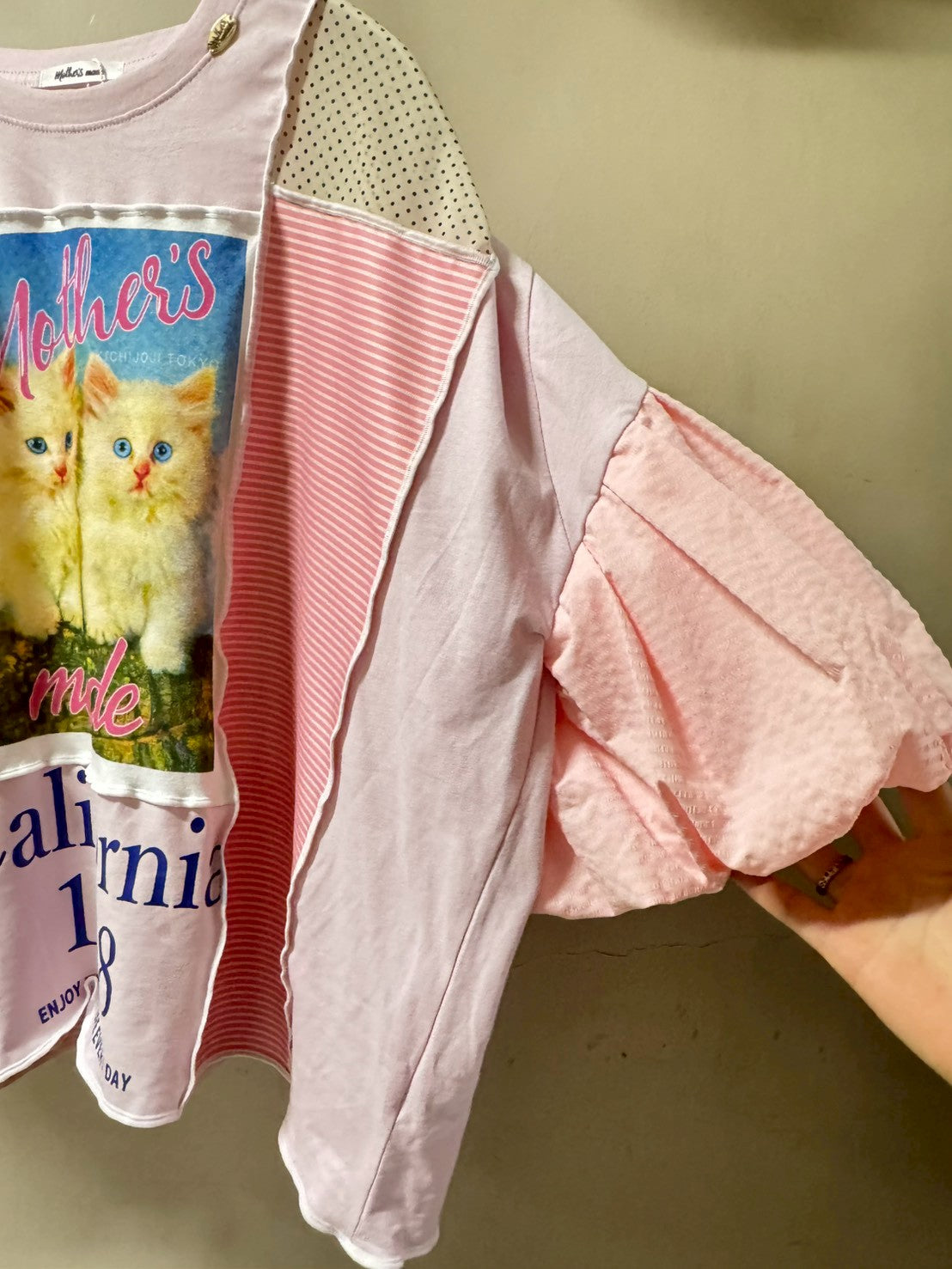 こねこボリューム袖ピンクプルオーバー