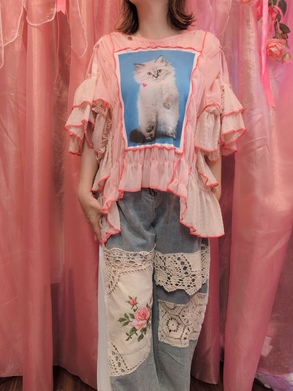 ねこピンクフリルプルオーバー