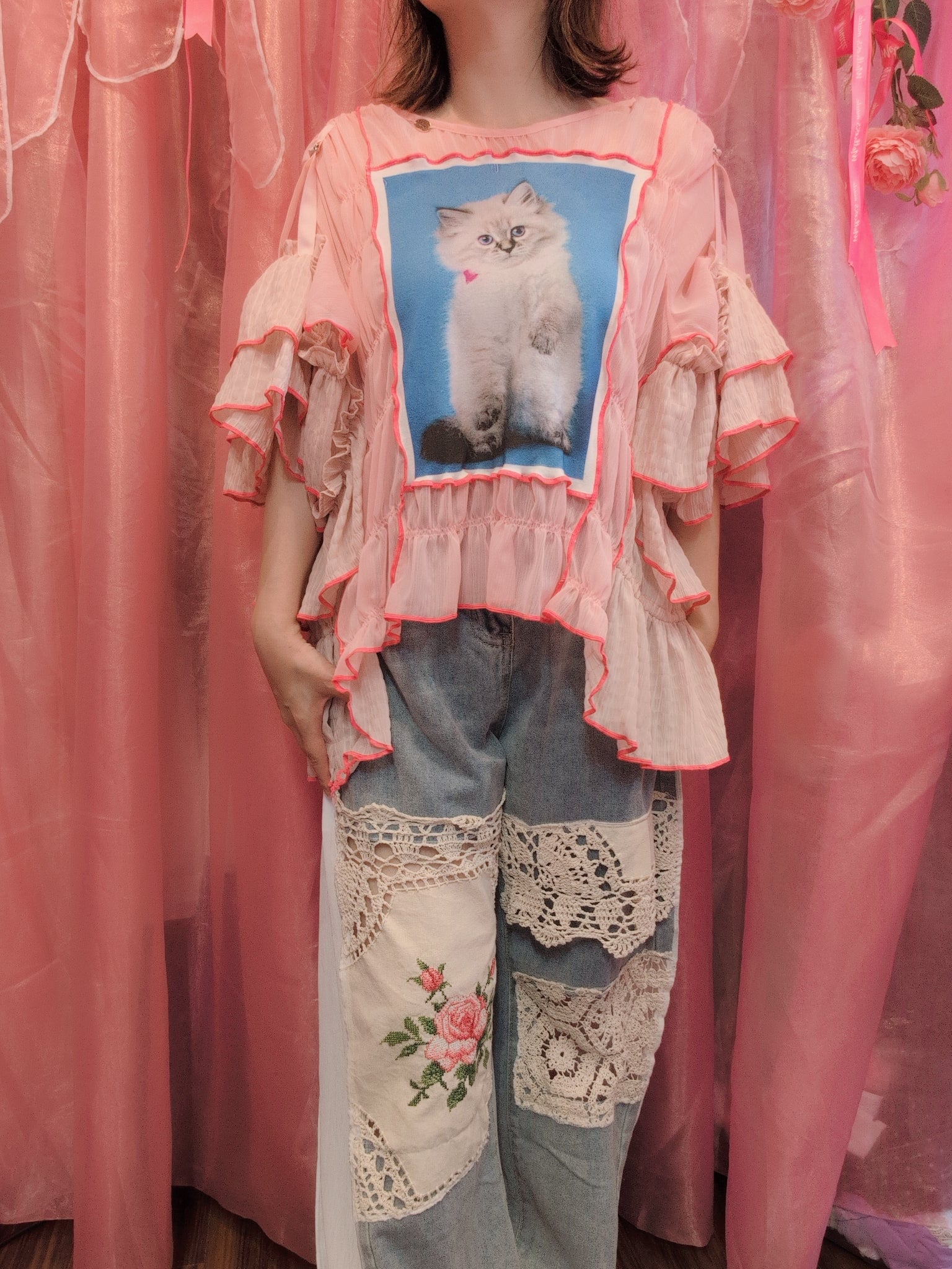ねこピンクフリルプルオーバー