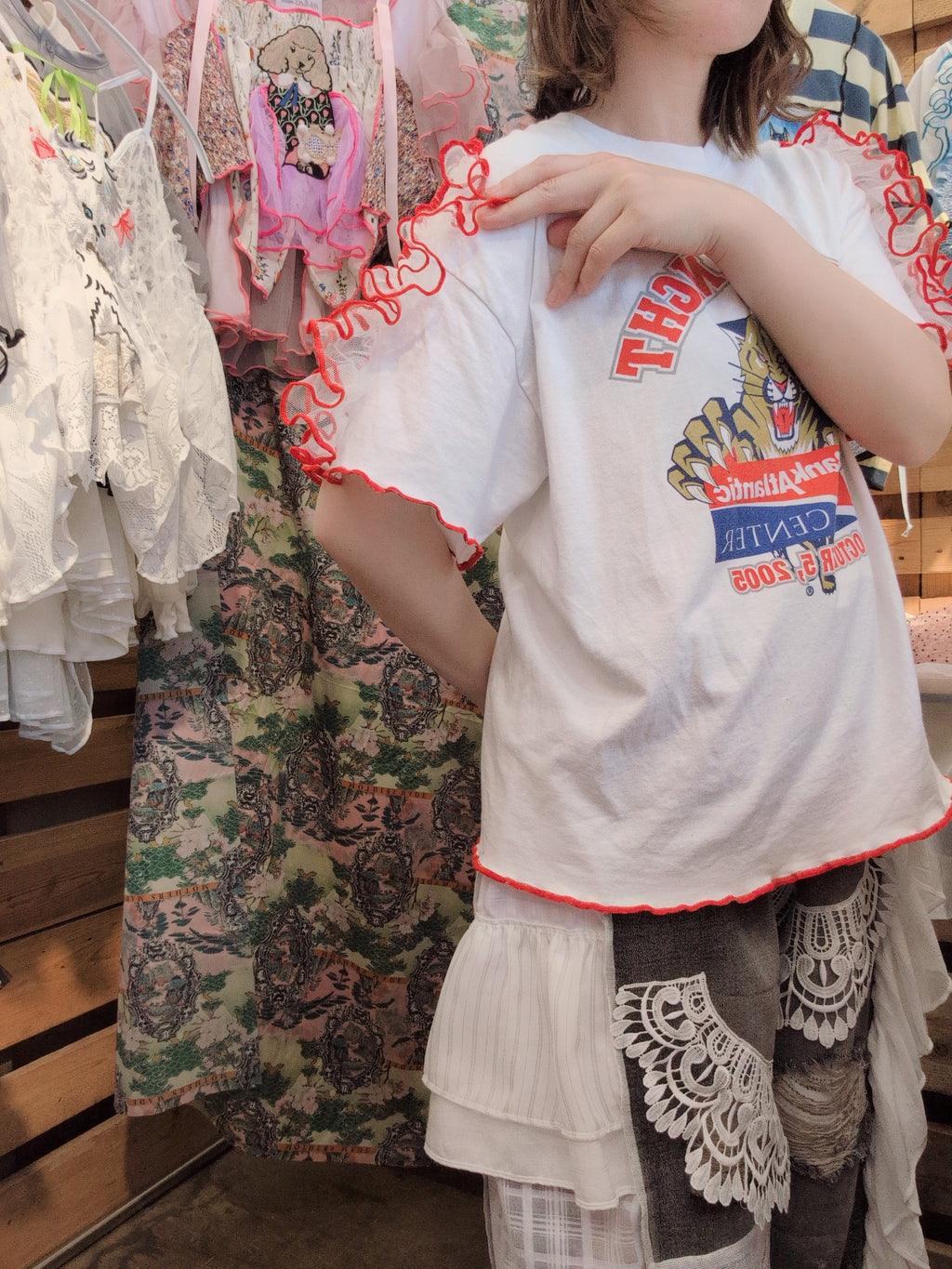 フリル肩タイガー半袖Tシャツ